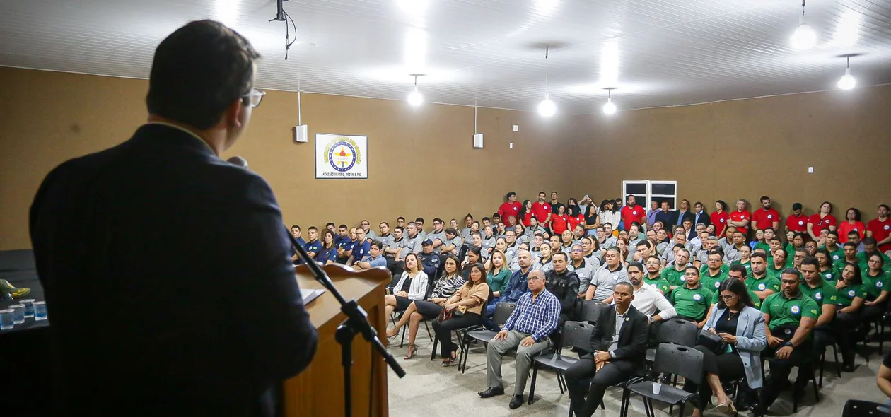 Agentes e Delegados participaram da solenidade