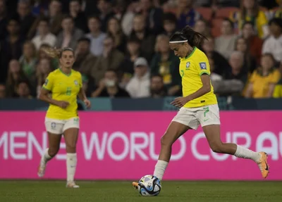 Andressa Alves durante a partida contra a França