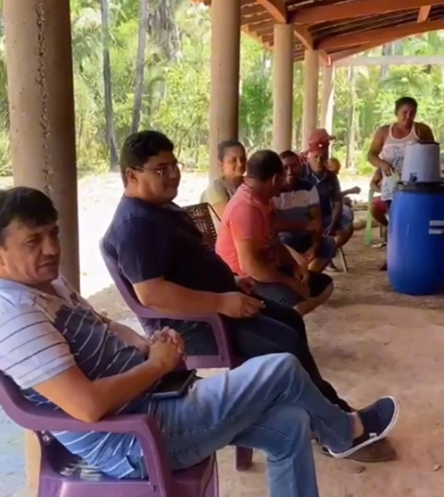 Prefeito Maxwell da Mariínha e Dr. Miguel Ibipiaina durante visita comunidade rural