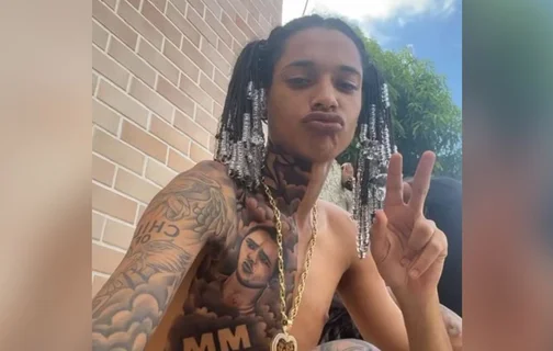 O rapper Oruam tatuou o rosto do pai, que é traficante