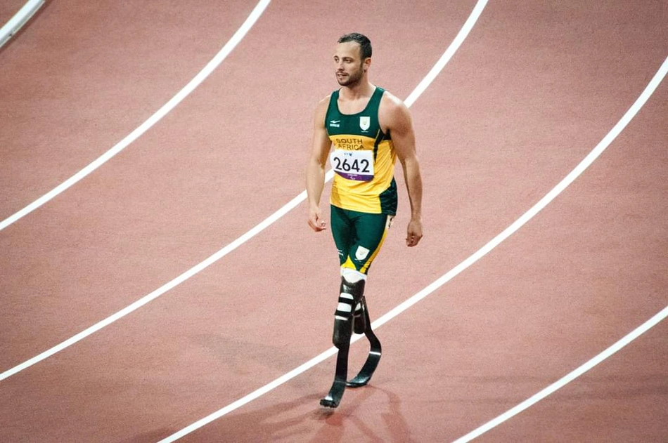 Oscar Pistorius era velocista olímpico pela África do Sul antes de assassinar sua namorada, em 2013