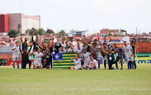 Tiradentes se classifica à terceira fase da Copinha