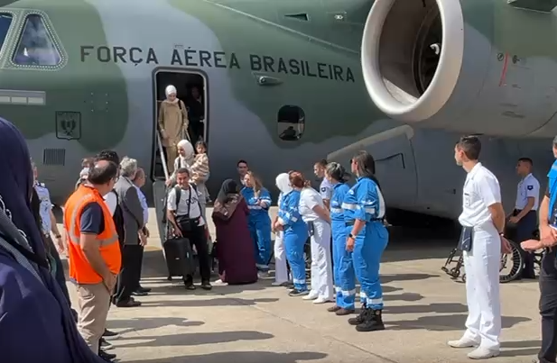 7° voo de repatriação de brasileiros no Líbano chega ao Brasil