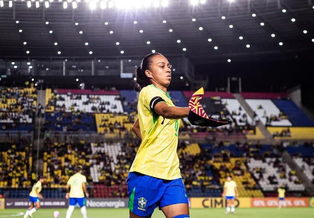 Adriana marcou o terceiro gol da vitória do Brasil