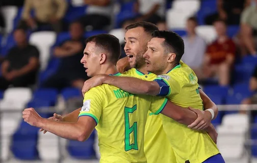 Brasil se classifica na final da Copa do Mundo Futsal, após 12 anos.