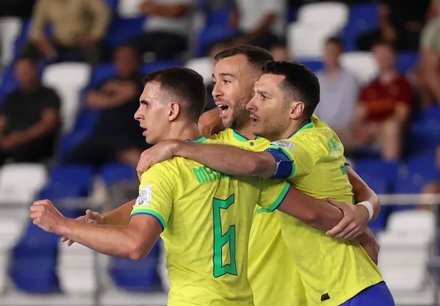 Brasil se classifica na final da Copa do Mundo Futsal, após 12 anos.