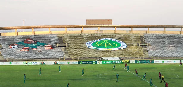 CAP enfrenta Piauí no Estádio Albertão