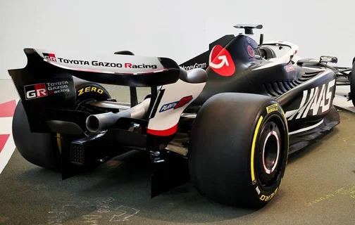 Carro da Haas com patrocínio da Toyota Gazoo Racing