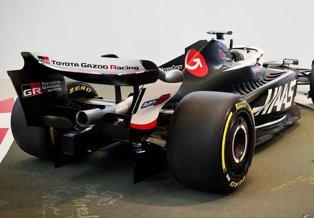 Carro da Haas com patrocínio da Toyota Gazoo Racing