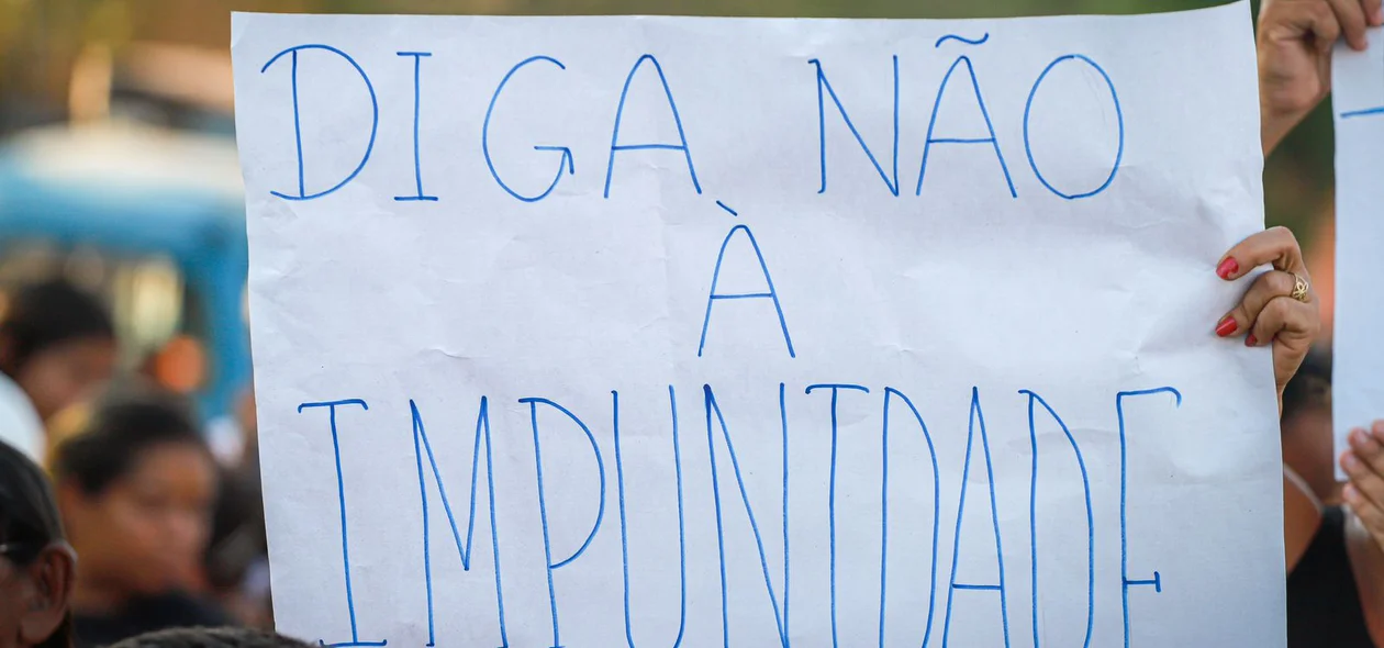 Cartaz usado pelos manifestantes