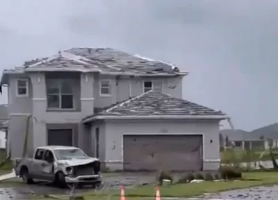 Casas destruídas na cidade de Tampa, na Flórida