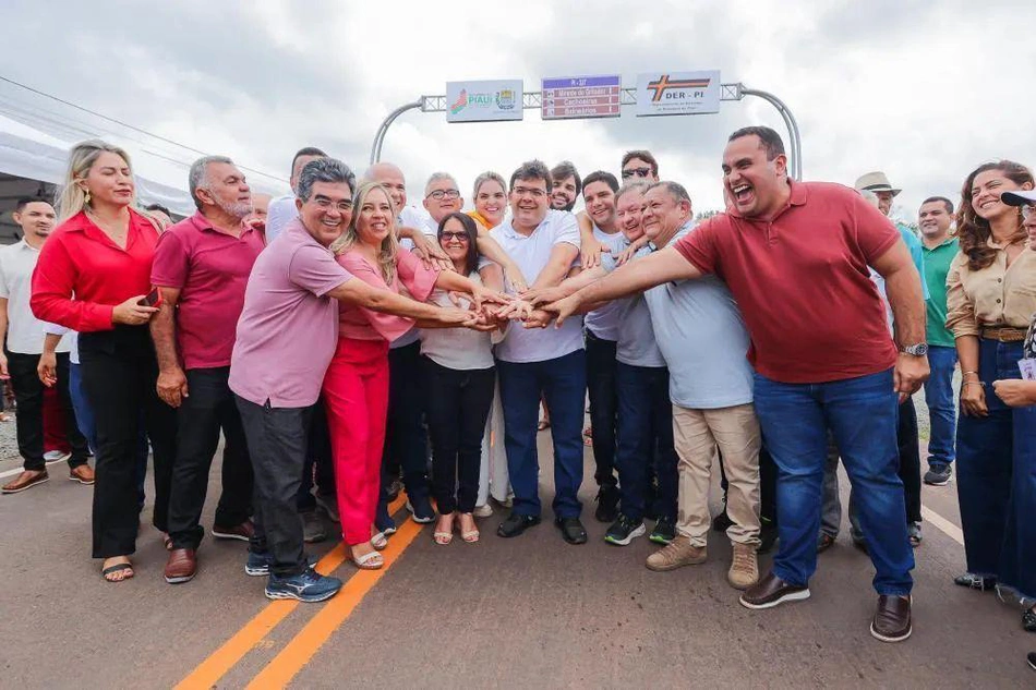 Diretor-geral do DER e autoridades