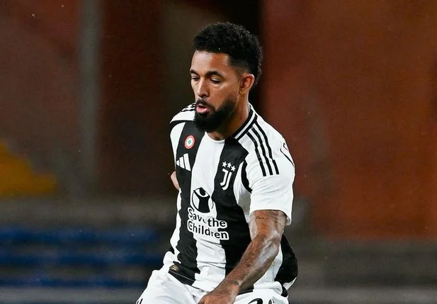 Douglas Luiz, jogador da Juventus