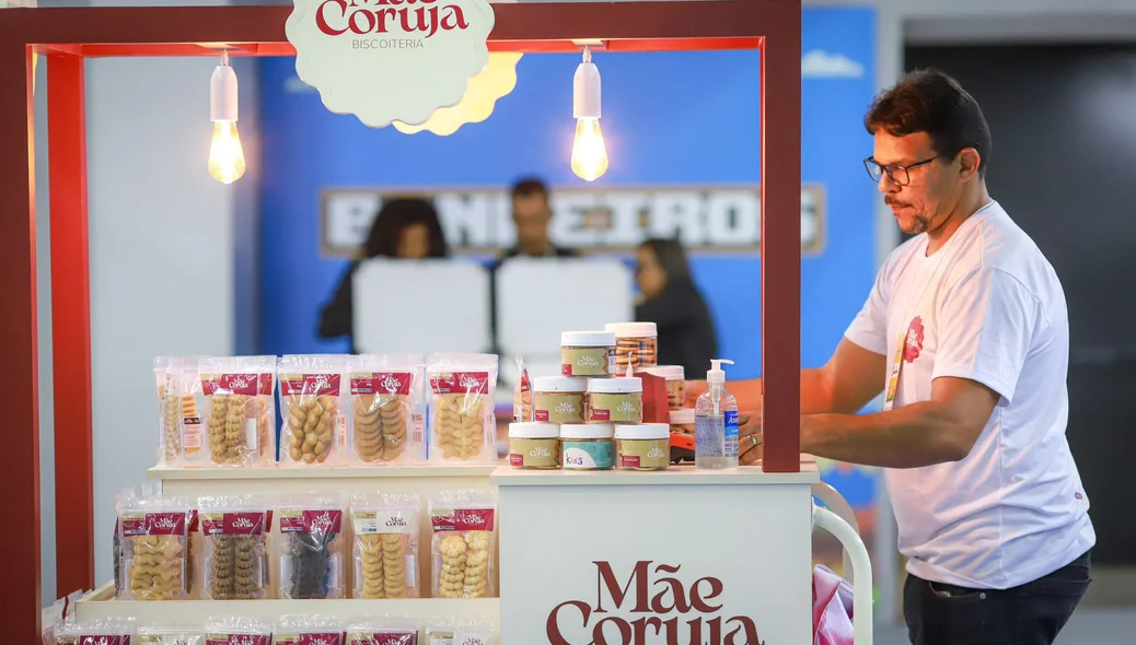 Empreendedor expondo na feira