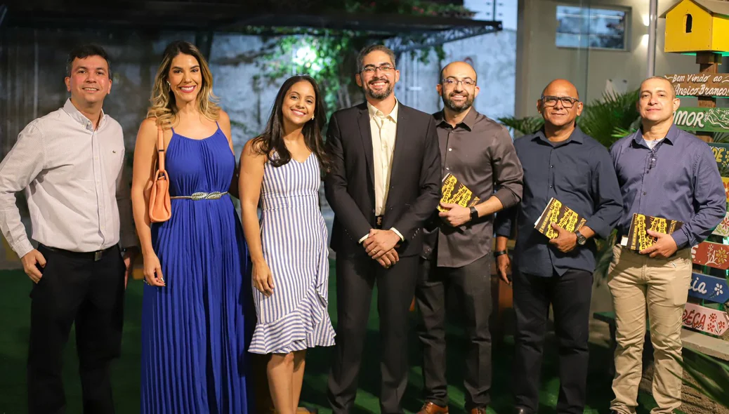 Equipe do DHPP prestigiou o lançamento do livro