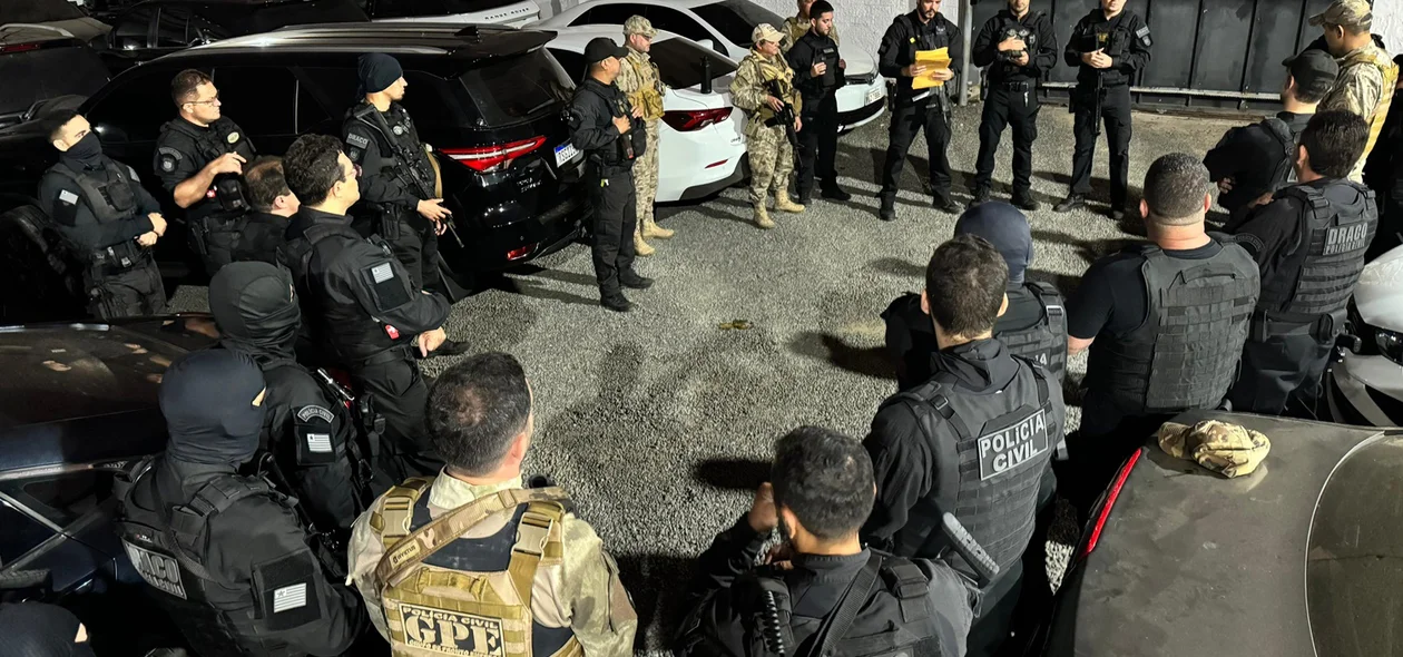 Equipe reunida antes de deflagrar a operação Draco 162, nesta terça-feira (29)