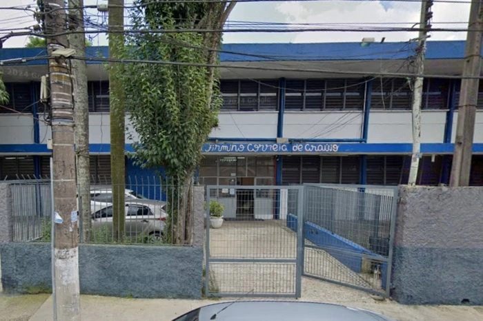 Escola Estadual Dr. João Firmino Correia de Araújo, onde o presidente Lula vota