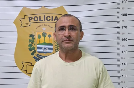 Ex-diretor de escola em Parnaíba, David Fontenele