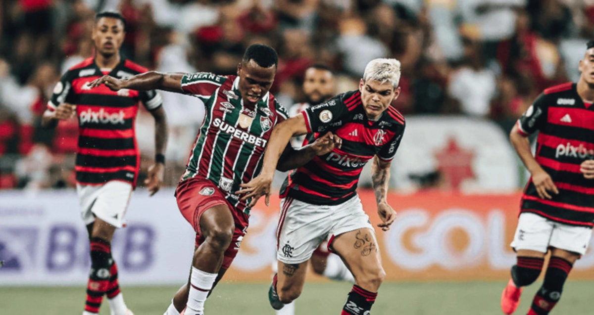 Fluminense venceu o Flamengo por 2 a 0