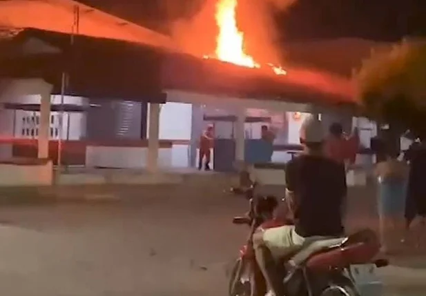 Fogo atingiu o Mercado do Produtor em São Raimundo Nonato