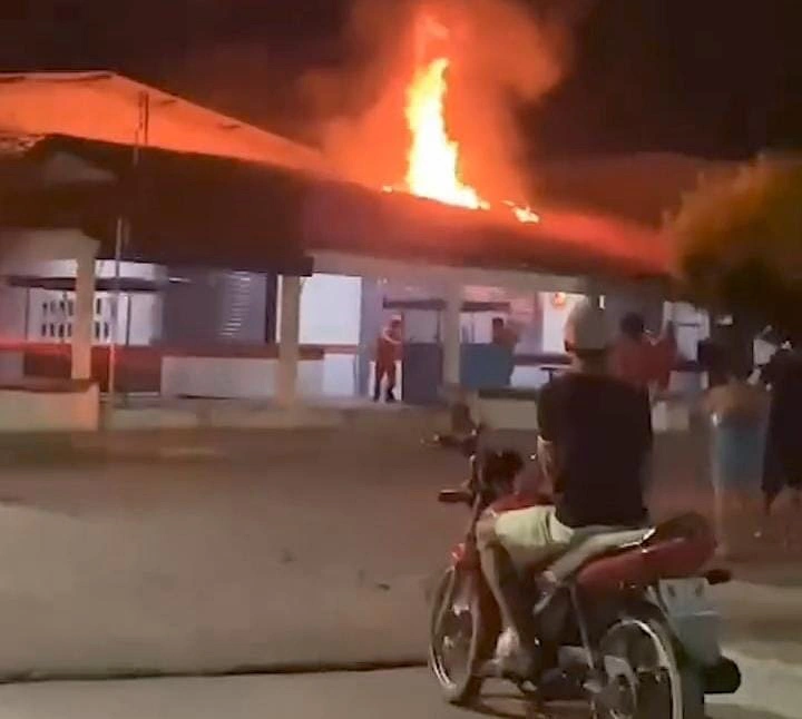 Fogo atingiu o Mercado do Produtor em São Raimundo Nonato