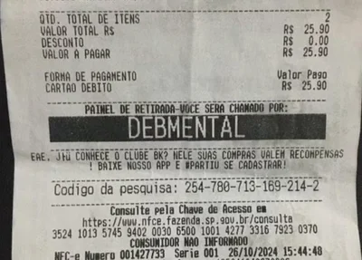 Funcionária do Burguer King é demitida após identificar cliente como "Debmental"