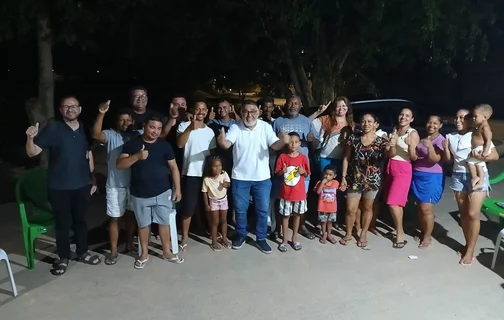 Geraldo Carvalho em reunião com moradores do bairro Mafrense