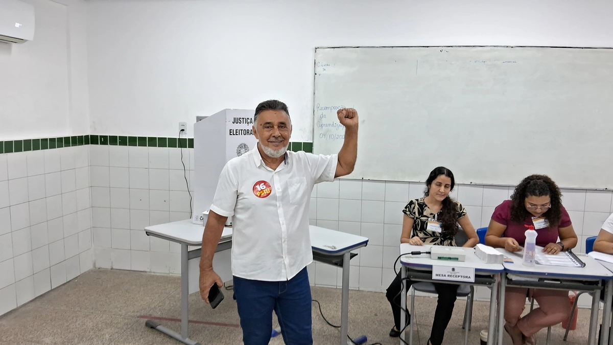 Geraldo Carvalho votou na Escola Estadual Felismino Freitas, no bairro Mocambinho