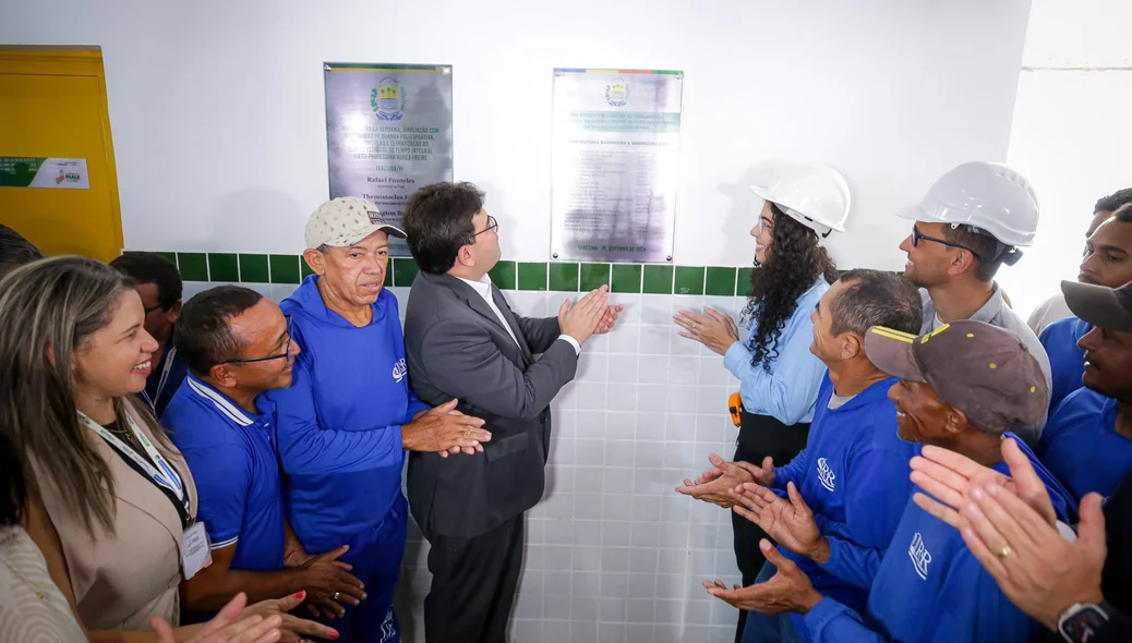 Governador Rafael Fonteles inaugura reforma do Centro de Tempo Integral Áurea Freire