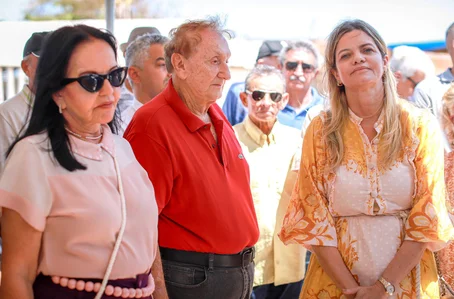 Gracinha Mão Santa ao lado do prefeito Mão Santa e da mãe, Adalgisa Moraes Souza