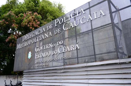 Homem é preso por matar o enteado de 14 anos e ferir companheira.