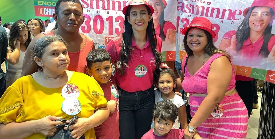 Iasminne Pinheiro em evento de campanha