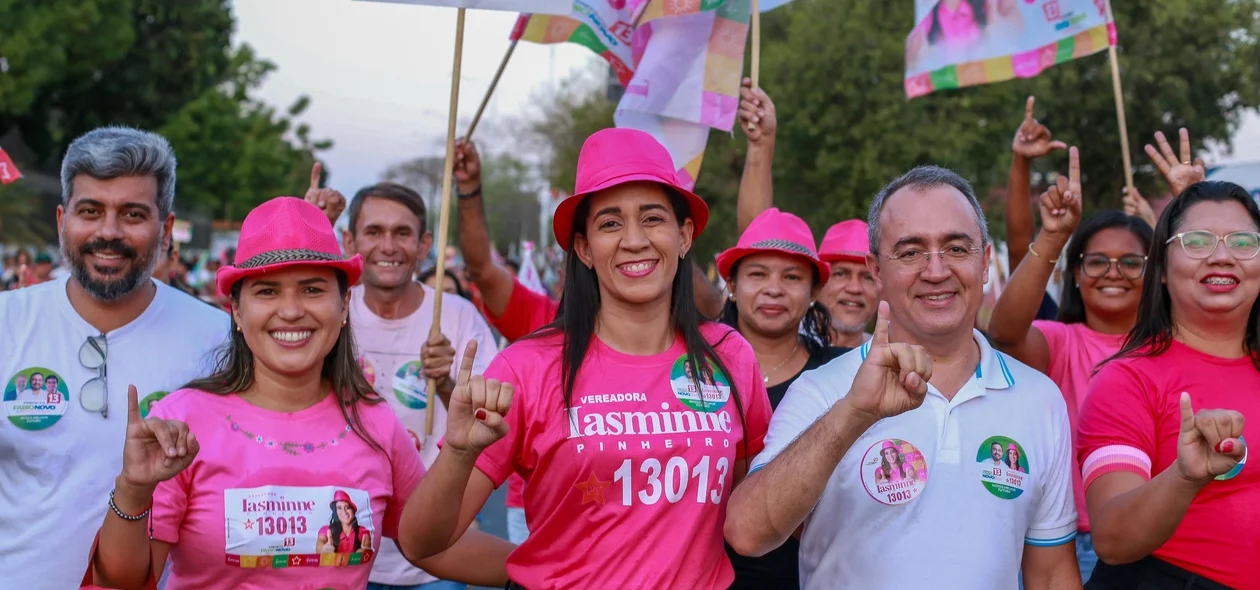 Iasminne Pinheiro também participou da caminhada organizada por Fábio Novo