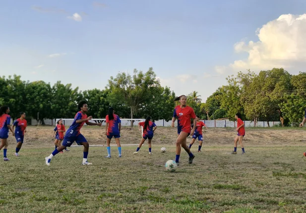 Jogadoras do Piauí se preparando para o Campeonato Piauiense Feminino 2024