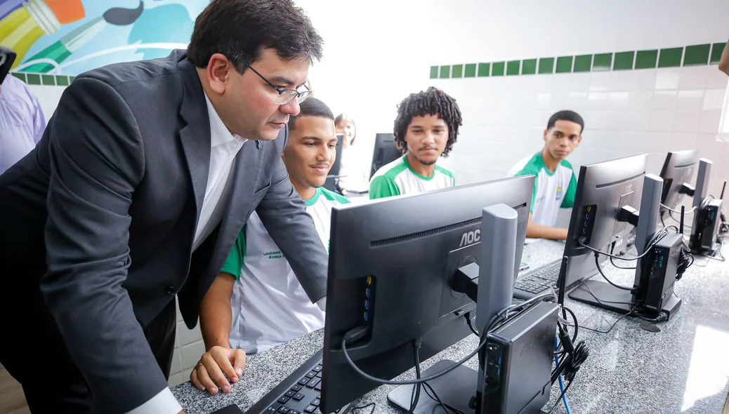 Laboratório do Centro de Tempo Integral Áurea Freire