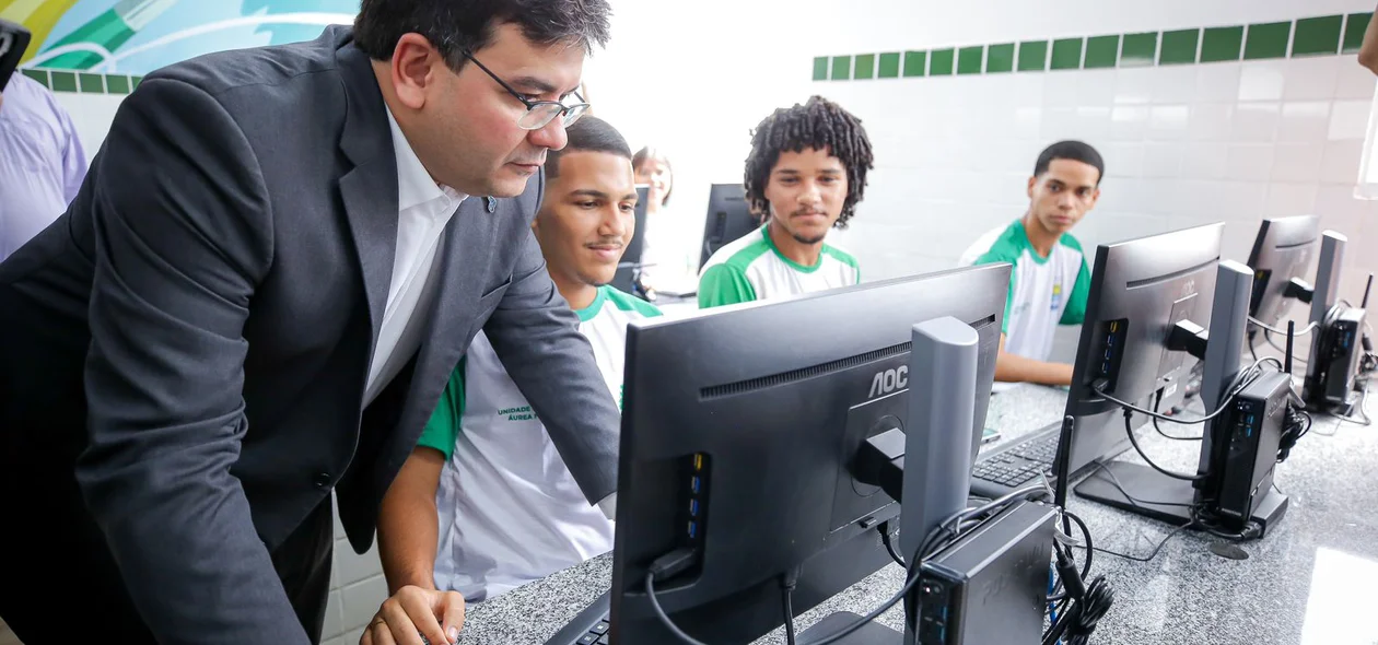 Laboratório do Centro de Tempo Integral Áurea Freire