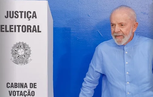 Lula vota em São Bernardo do Campo