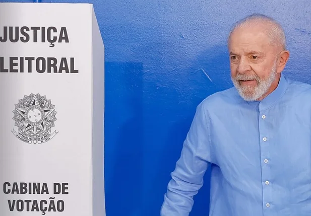 Lula vota em São Bernardo do Campo