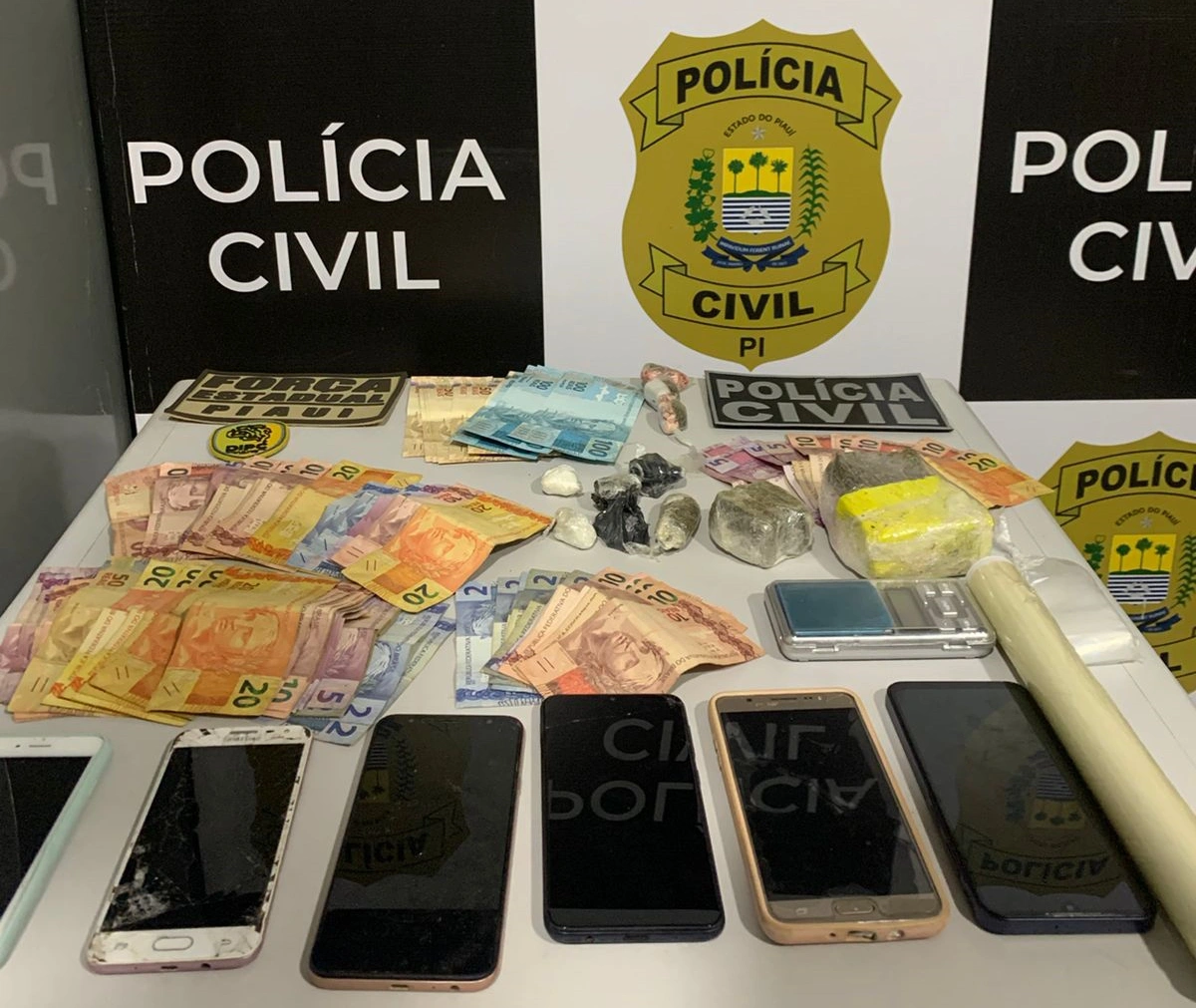 Material apreendido durante operação em Oeiras