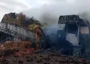 Mercadoria pega fogo dentro do caminhão em Buriticupu