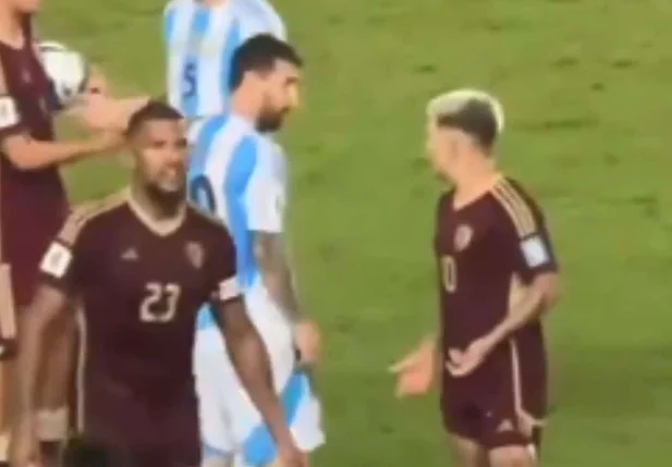 Messi e Soteldo brigaram durante o jogo