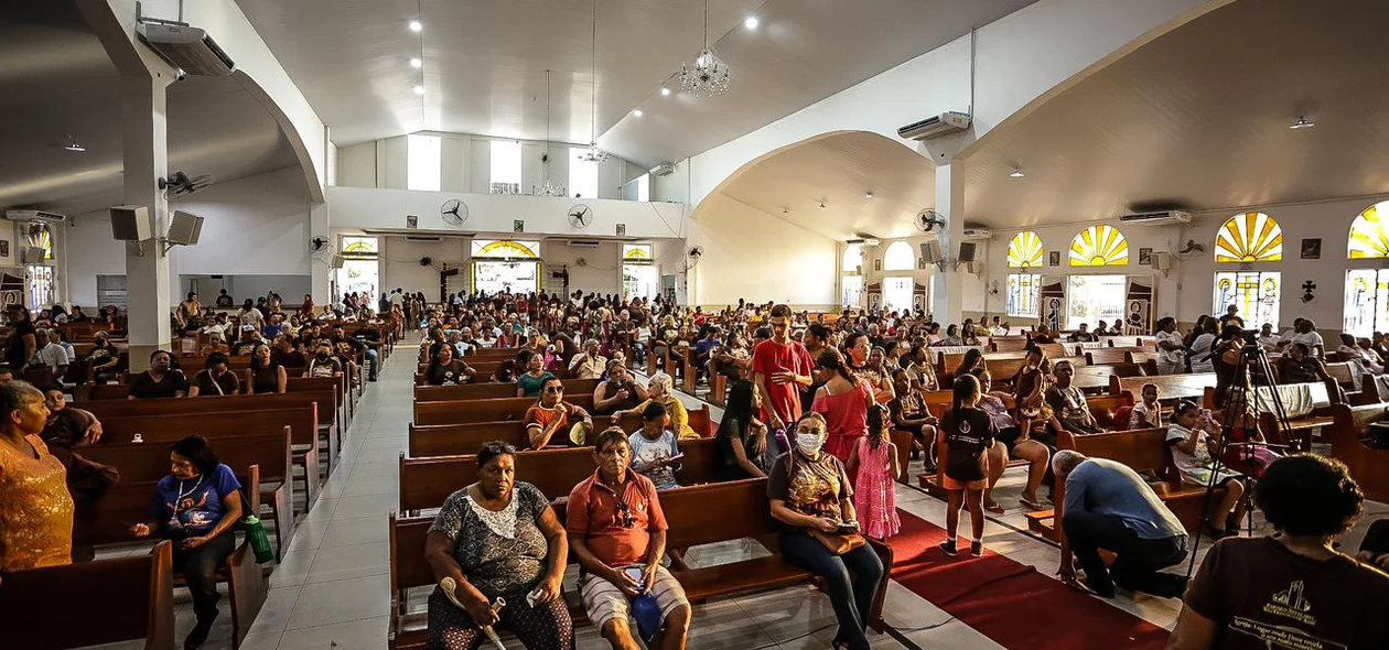 Milhares de fiéis celebraram o dia de São Francisco de Assis