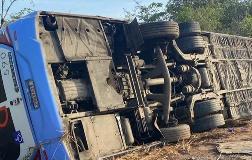 Ônibus da Guanabara tombou e deixou 2 mortos e 18 feridos