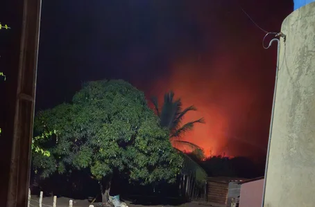 Populares temem chegada das chamas nas propriedades em Cocal dos Alves