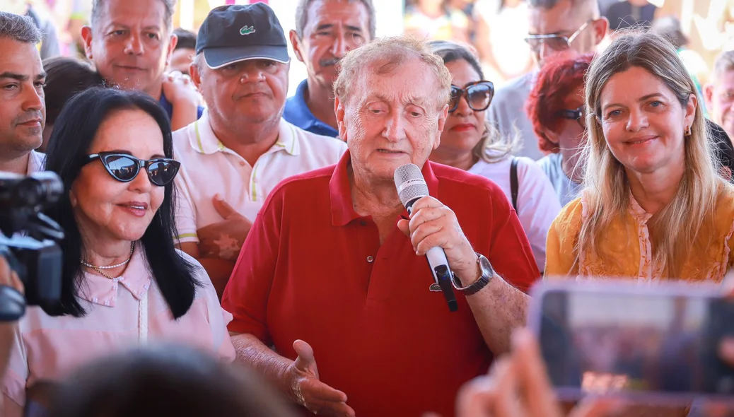 Prefeito Mão Santa discursando