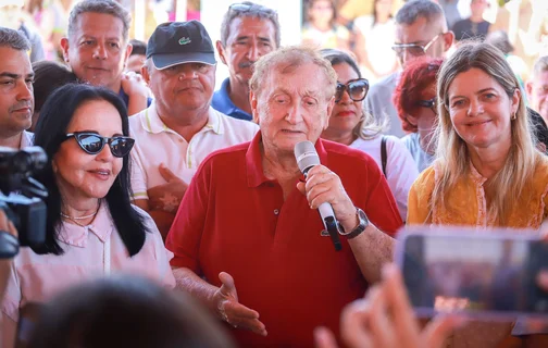 Prefeito Mão Santa discursando