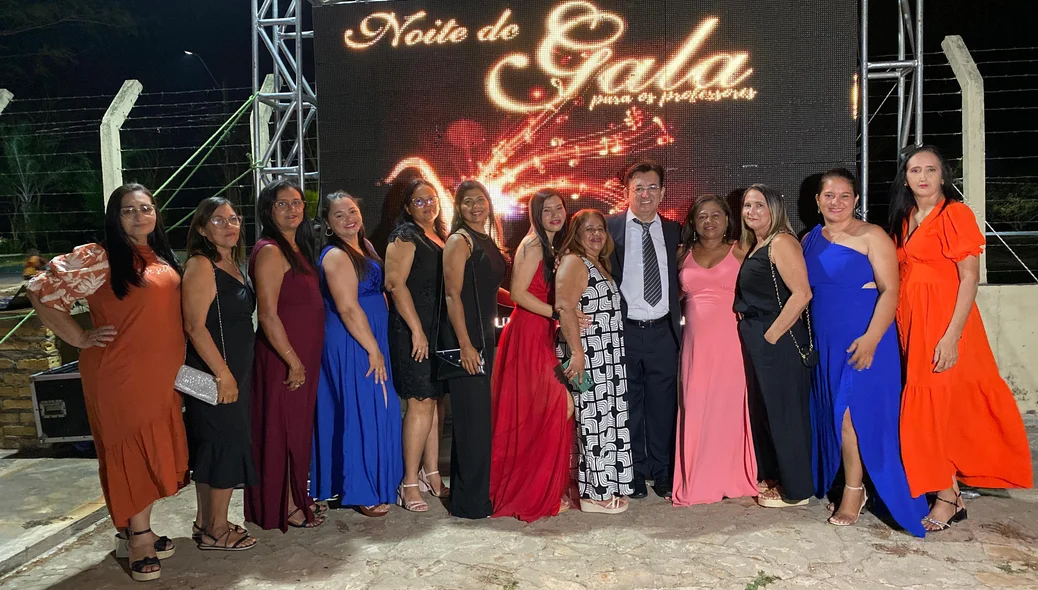 Prefeitura de Esperantina realiza noite de gala em homenagem ao Dia do Professor