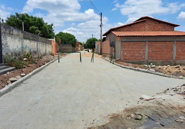 Prefeitura de São João do Arraial realiza obras de calçamento na zona urbana