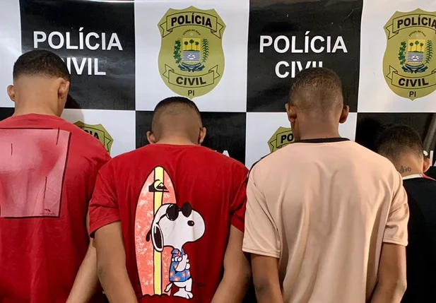 Presos durante operação da Polícia Civil em Oeiras