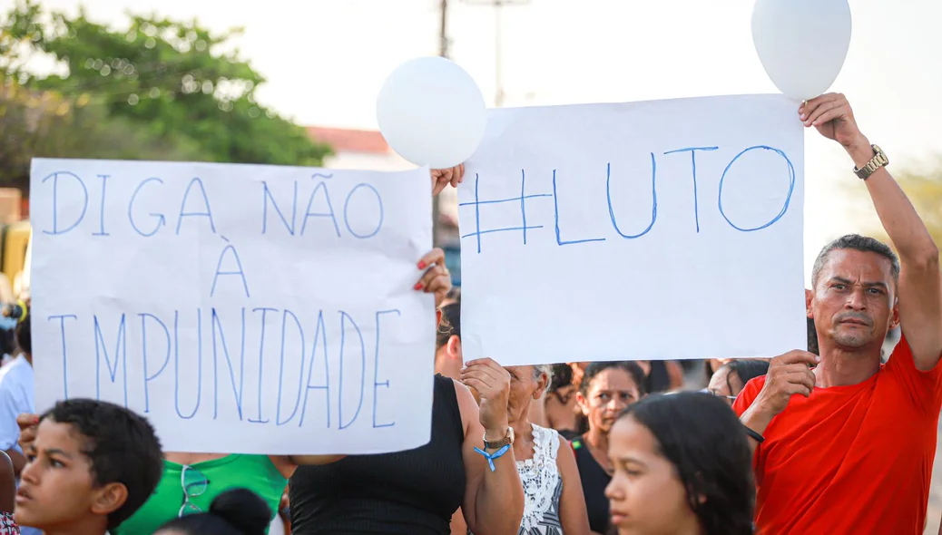 Protesto reuniu várias pessoas